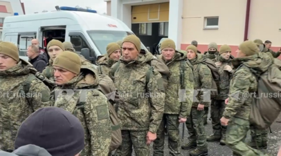 Появились кадры с вернувшимися из украинского плена российскими военными

Появились первые кадры с российскими военными,