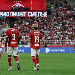 Глушаков: «Не стоит петь дифирамбы «Спартаку»

Чемпион России в составе «Спартака» Денис Глушаков поделился мнением о ре