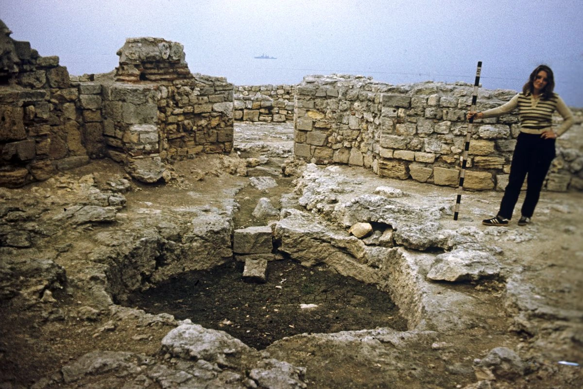 Под землей в Херсонесе нашли целые кварталы - им 1000 лет

Археологическая экспедиция в Херсонесе обнаружила жилую застр