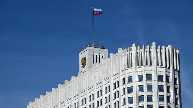 Вице-премьеры продолжат работу на своих должностях до выхода указов

Краткий пересказ от РИА ИИ

Все вице-премьеры РФ пр