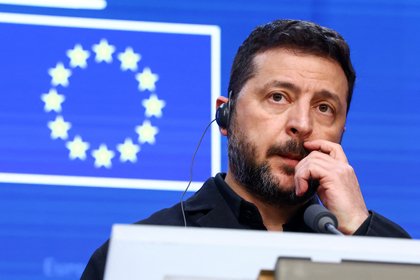 Аналитик заявил о готовности Европы предать Зеленского

Военный аналитик, подполковник американской армии в отставке Дэн