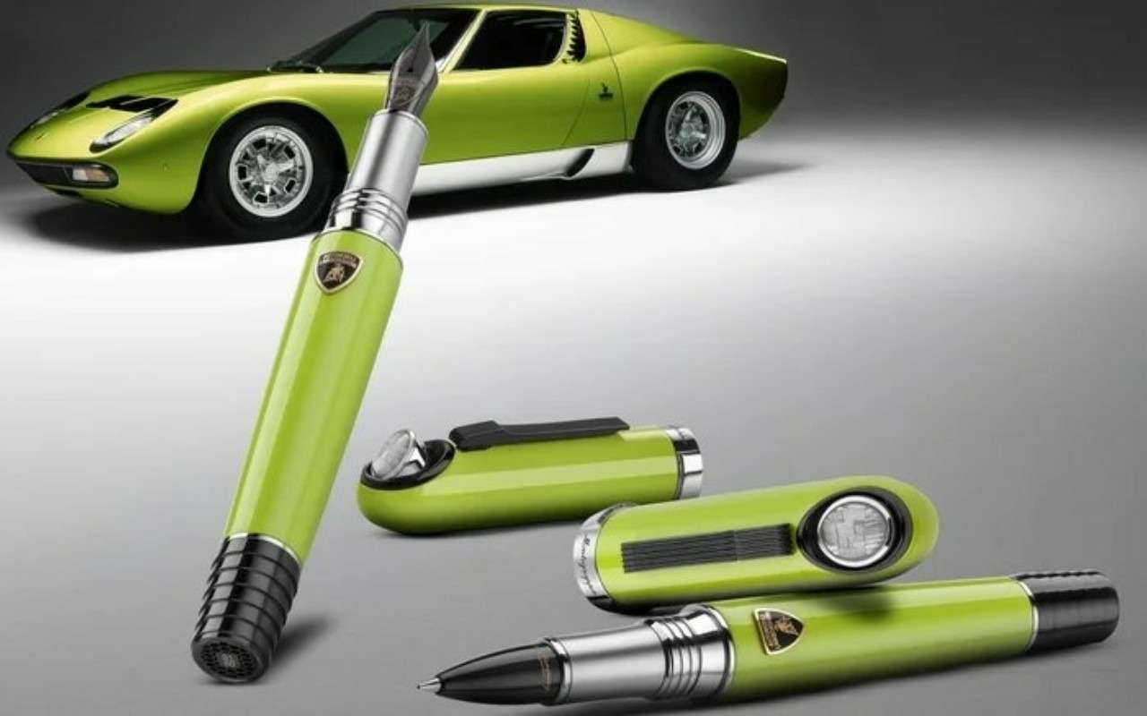 К юбилею Lamborghini Miura выпустили коллекцию ручек со встроенной фарой

К 60-летию Lamborghini Miura выпустили ручки с