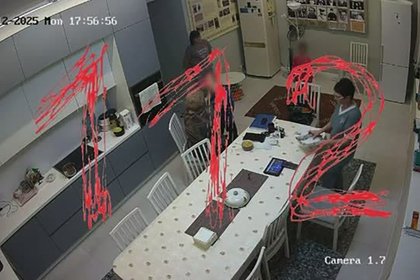 Появились кадры избиений ребенка в созданной российским миллионером секте

В сети появилось видео с избиением ребенка в 