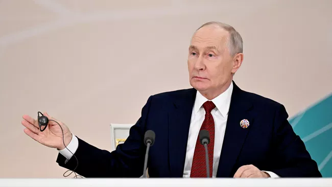 Россия не хочет войны с Европой, но готова к ней, заявил Путин

Краткий пересказ от РИА ИИ

Президент РФ Владимир Путин 