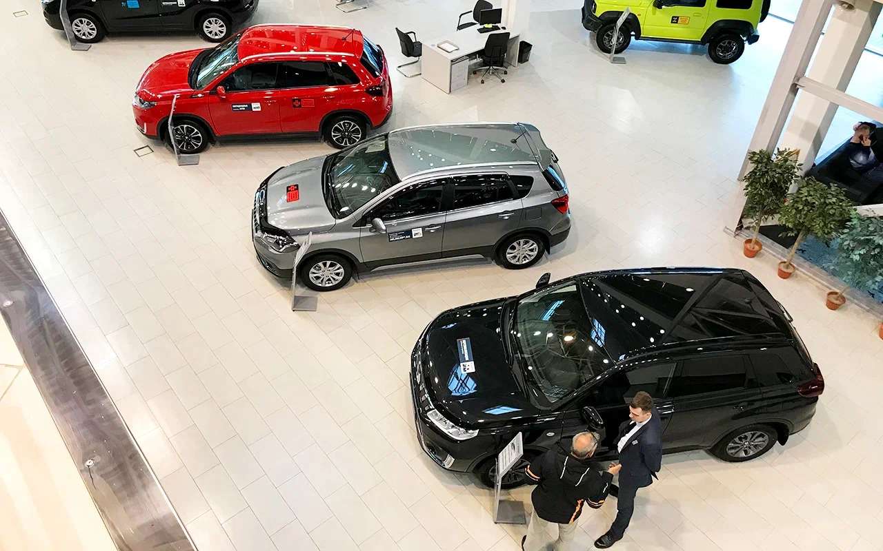 Российские автомарки продолжают укреплять позиции на рынке

В сентябре россияне потратили на новые легковые машины 417, 
