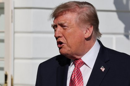Трамп назвал способ сохранения жизней миллионов украинцев

Украинскому лидеру Владимиру Зеленскому следовало бы пойти на