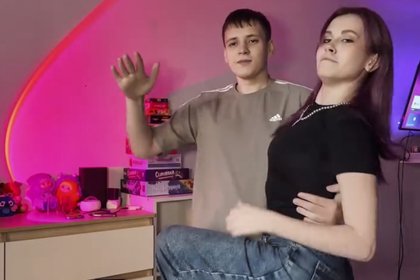 Ипотека, роллы за репост и кредит на аэрогриль. Соцсети заполонили насмешки над «обычной» жизнью россиян. За что ее возн