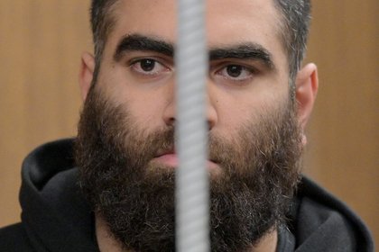 Блогер Маркарян освоил швейное дело в колонии

Российский блогер Арсен Маркарян, осужденный за реабилитацию нацизма и ос