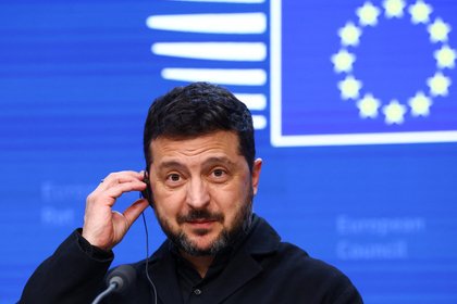 Экс-советник Трампа призвал прекратить выделять деньги Зеленскому

Президент Украины Владимир Зеленский больше не должен