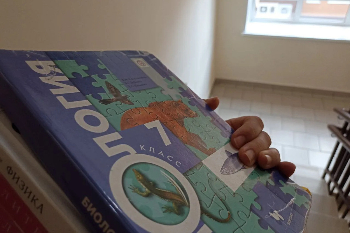 Юные мастера из единственного в России янтарного класса побывали на комбинате

Ученики единственного в России горно-ювел