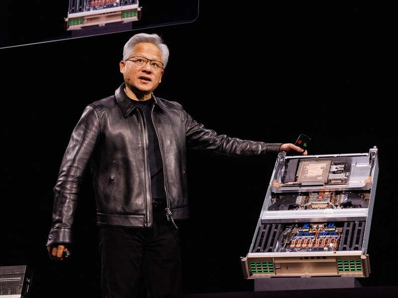 «Памяти всегда можно использовать больше»: глава Nvidia отверг опасения по поводу перепроизводства

Основатель и генерал
