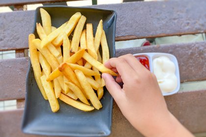 Названы самые вредные для здоровья продукты

Диетолог Виктория Кострова рассказала, какие продукты считает самыми вредны