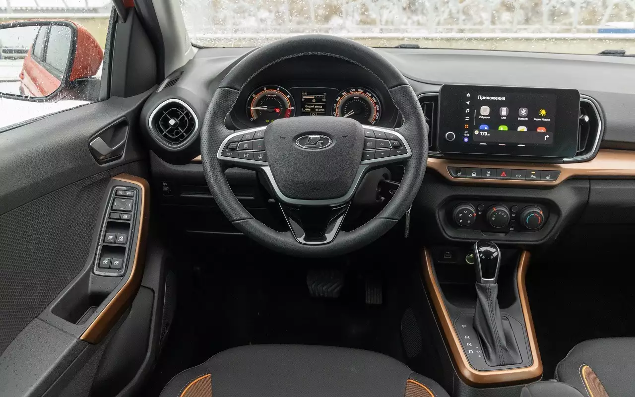 3 самых доступных новых автомобиля с АКП в России: какой выбрать?

Lada или Changan? Эксперт определил самый доступный а