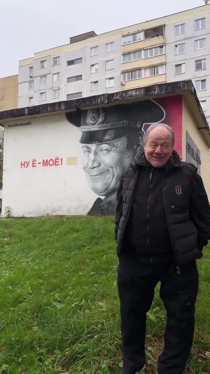 Алексей Маклаков встретился со своим Шматко в Витебске

Актёр Алексей Маклаков во время гастролей заглянул к трансформат