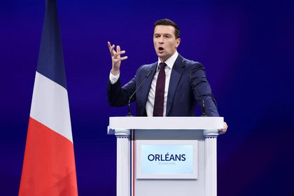 Выступлении главы партии главного конкурента Макрона захотели сорвать

Выступление лидера партии Марин Ле Пен «Националь