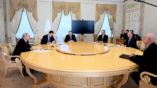 Путин и Уиткофф обсудили украинский конфликт и ситуацию вокруг Ирана

Краткий пересказ от РИА ИИ

Путин встретился в Кон
