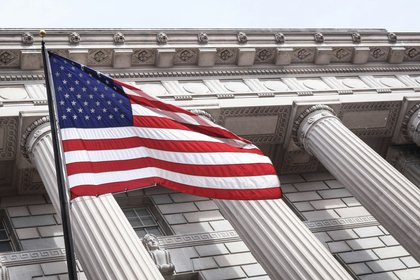 Госдолг США преодолел отметку исторического максимума в 40 триллионов долларов

Государственный долг Соединенных Штатов 