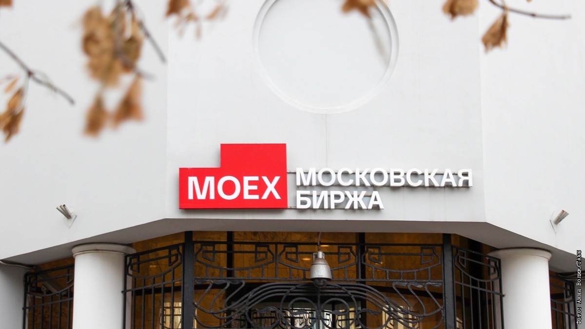 Рынок акций РФ открылся в утреннюю сессию ростом индекса IMOEX на 1,1%

Рынок акций РФ открылся в утреннюю сессию ростом