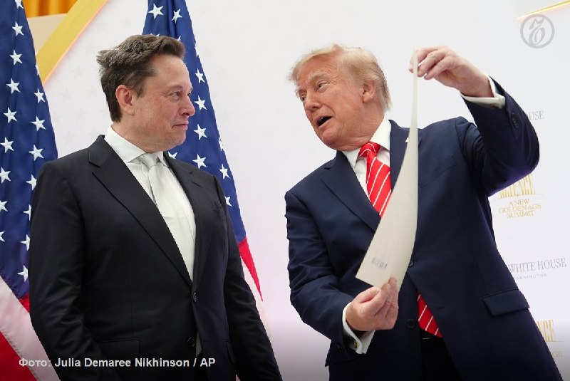 Дональд Трамп сообщил, что обсудил с бизнесменом Илоном Маском ситуацию на Украине.

Что именно стало темой разговора, н