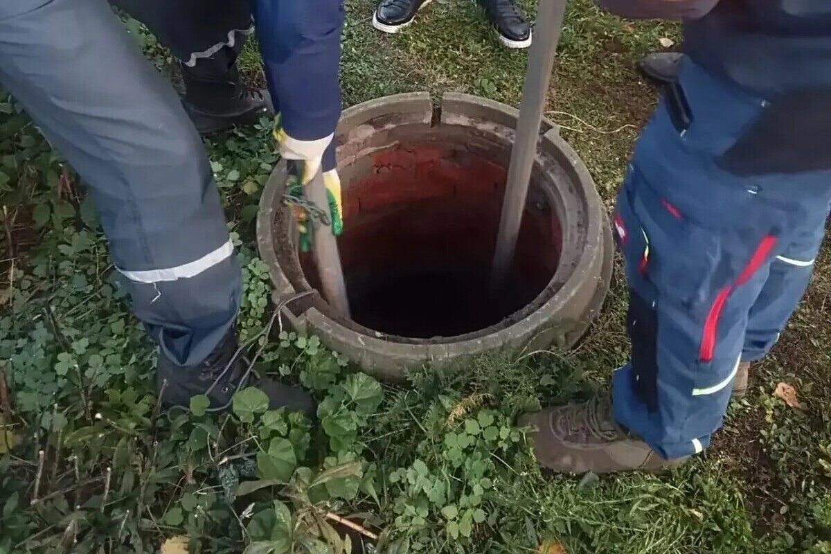 Тело мужчины нашли в открытом колодце в Петушинском районе

В деревне Санино произошла трагедия: в колодце-септике нашли