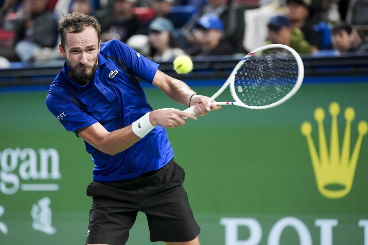 Битва в Шанхае: Медведев против самого молодого полуфиналиста Masters

Даниил Медведев обыграл Томми Пола и вышел в полу
