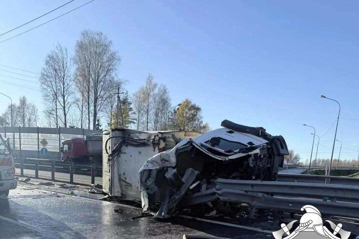 На трассе «Сортавала» опрокинулся мусоровоз, погиб водитель

Пресс-служба Леноблпожспаса сообщила о ДТП во Всеволожском 