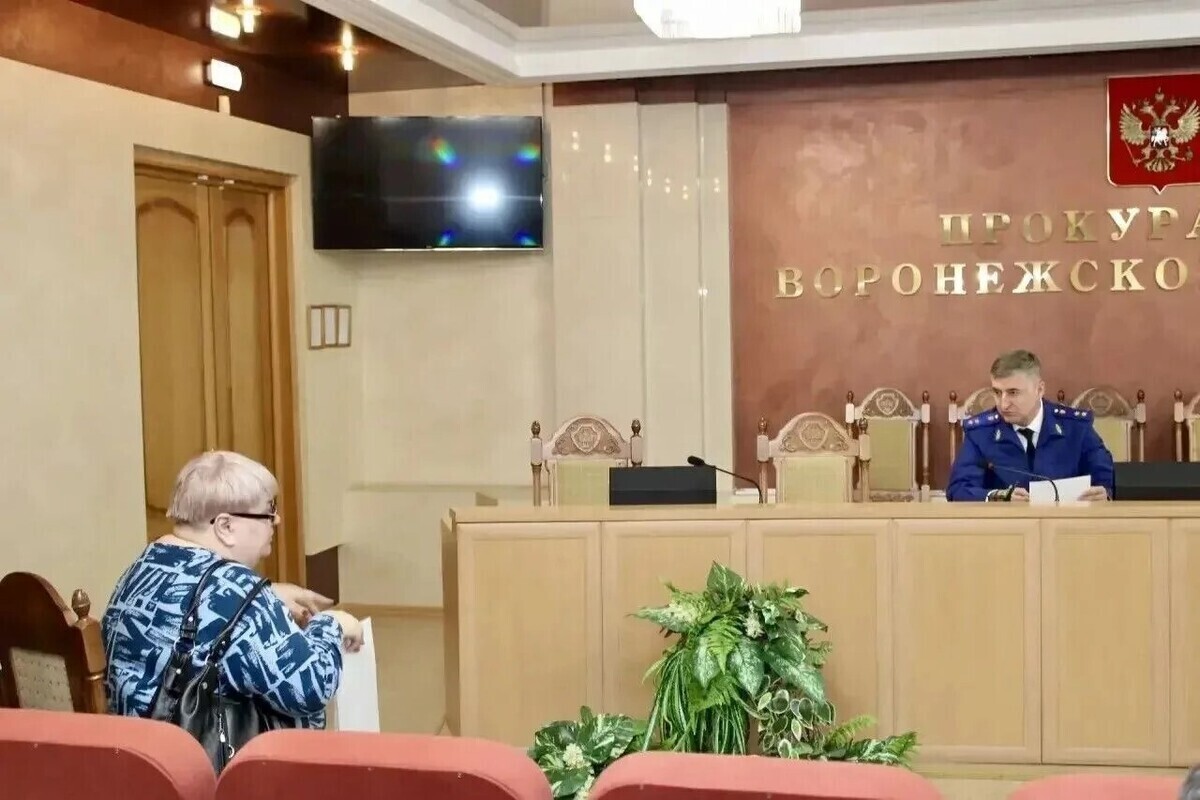 Прокурор Воронежской области  провёл приём граждан с ограниченными возможностями здоровья

Рассмотрение обращений и резу