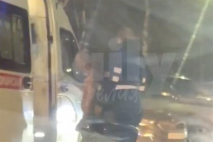 Полуголый россиянин в крови бросался под колеса машин

В Петрозаводске полуголый мужчина в крови бросался под колеса маш