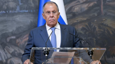 Лавров рассказал Пезешкиану, что Путин ждёт двусторонней встречи с ним

Глава МИД России Сергей Лавров рассказал президе