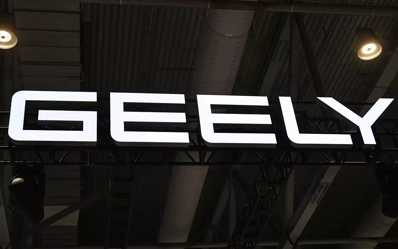 Geely договорилась о глобальном партнерстве с Google

Машины Geely получат сервисы Google по всему миру к 2027 году