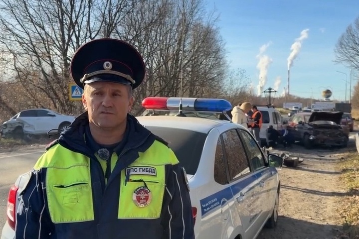 Смерть за рулём стала причиной массового ДТП в Кстовском районе

Утром 20 октября в Кстовском районе произошло массовое 