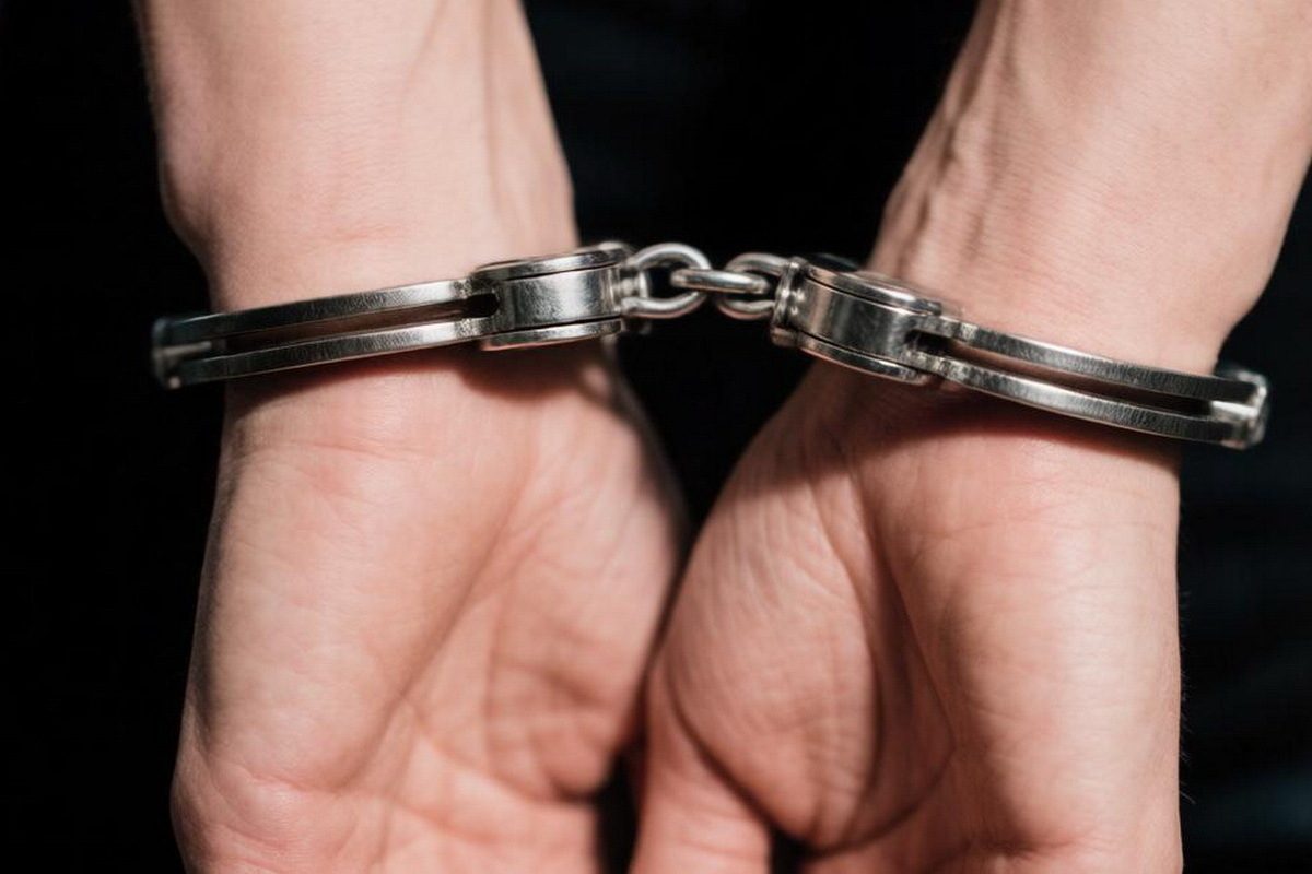 Пьяный мужчина ударил головой российского полицейского и попал в СИЗО

В Санкт-Петербурге суд отправил под стражу мужчин