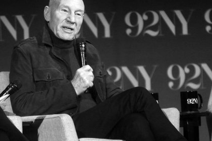 Умер Патрик Стюарт. Британскому актеру было 86 лет. Об этом сообщает The New York Times.

Стюарт скончался в среду в сво