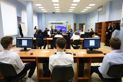 Российских школьников научат критически оценивать информацию из интернета. Обновленный Федеральный государственный образ