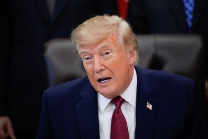 Президент США Дональд Трамп объяснил отказ ужесточать санкции против России нежелательными последствиями. Об этом он выс