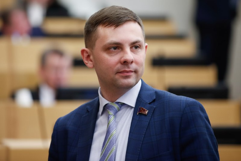 Басманный суд Москвы арестовал на два месяца главу отделения КПРФ в Коми Олега Михайлова по делу об оправдании терроризм