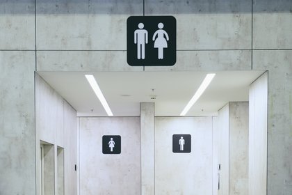 24-летняя учительница попыталась спасти застрявшего в туалете ученика и поплатилась жизнью

В Бразилии молодая учительни