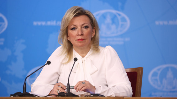 Захарова: руководство Франции довело страну до безумия
