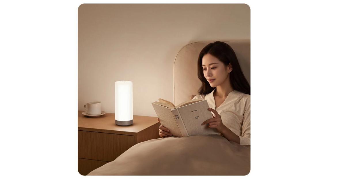 Xiaomi представила умную лампу Mijia Bedside Lamp 3 с 16 млн цветов и управлением жестами

Новинка регулирует яркость от