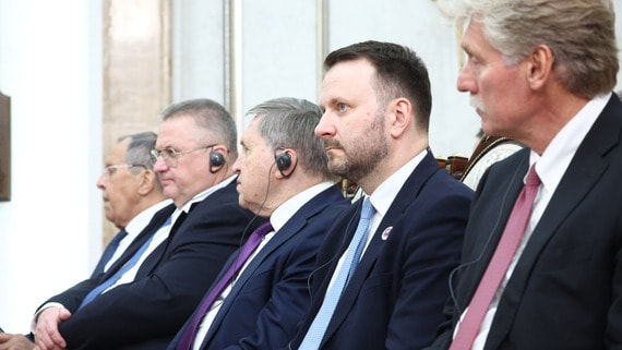 Ушаков заявил о готовности всех сторон к трехсторонней встрече на АТЭС