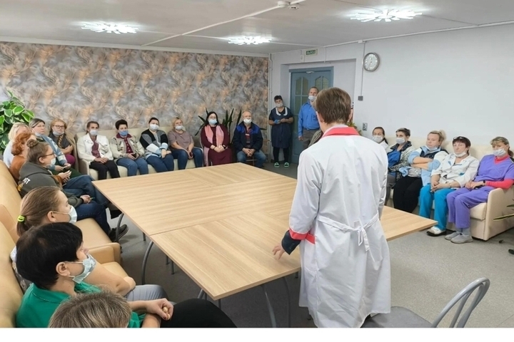 Роспотребнадзор по Псковской области рассказал о вакцинации от гриппа жителям Великолукского дома-интерната

В рамках че