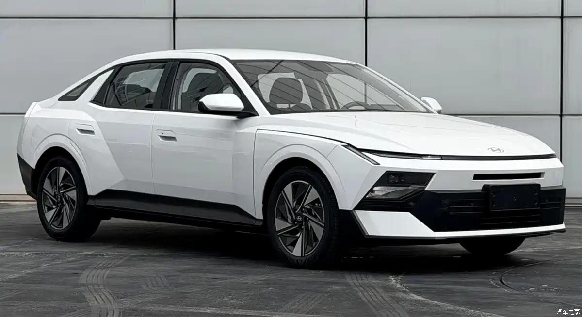 Это новый Hyundai Elantra — машину сертифицировали в Китае

Очень угловатый и даже неоднозначный дизайн, зато машина буд