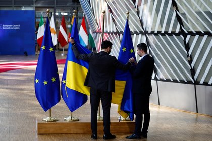 Европа столкнулась с проблемой при поиске денег для Украины

Европа не знает, где найти лишние 70 миллиардов евро для Ук
