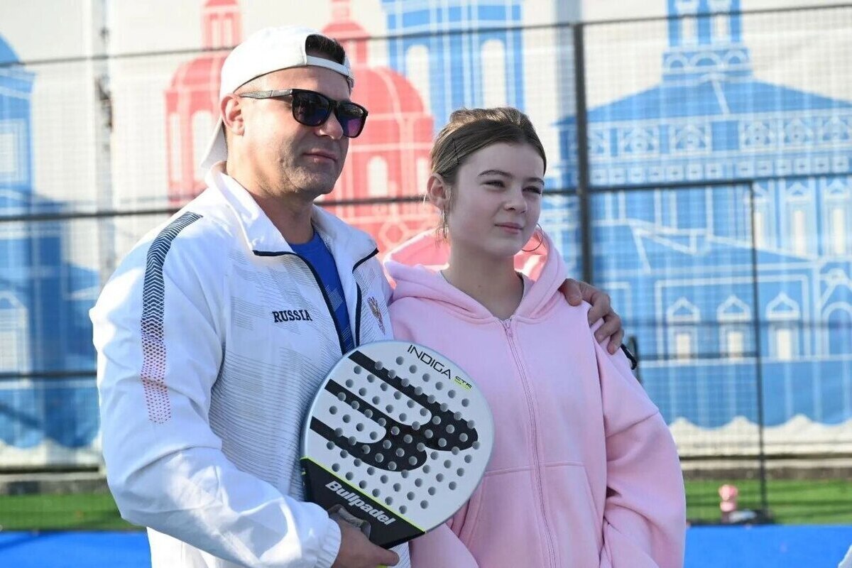 Отцы и дети Серпухова провели праздник на льду и за шахматной доской

В Серпухове ко Дню отца прошёл «Большой спортивный