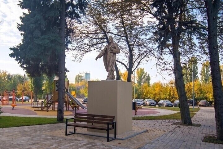 В Воронеже к праздникам помыли Ленина

Для мытья памятника использовали стандартные моющие средства
