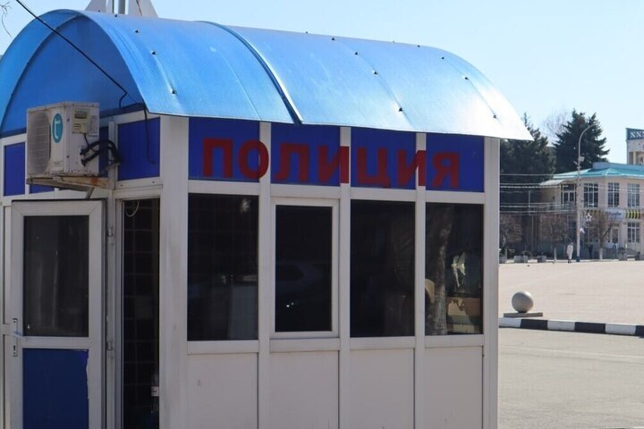 В Сочи волонтеры очистили улицы двух районов от рекламы запрещённых веществ

В Сочи участники антинаркотической акции «К