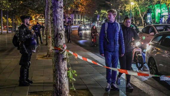 Посольство призвало россиян избегать мест проведения протестов во Франции