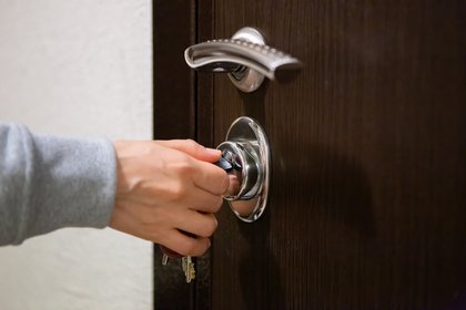 Московским студентам арендовали квартиру за 1,5 миллиона рублей

Родители в складчину арендовали московским студентам эл