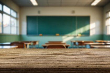 Учительница совратила двух школьников и изнасиловала одного из них в автомобиле

В Австралии учительницу из штата Новый 