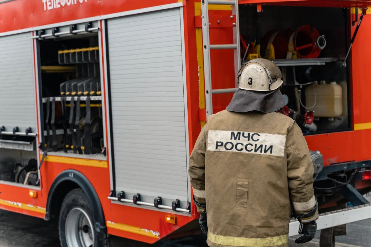 На улице Ситниковской в Рязани горели два жилых дома, один уничтожен огнём

В среду, 28 октября, на улице Ситниковской в